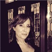 Profesora bilingüe nativa de francés con experiencia licenciada en el ISIT en París